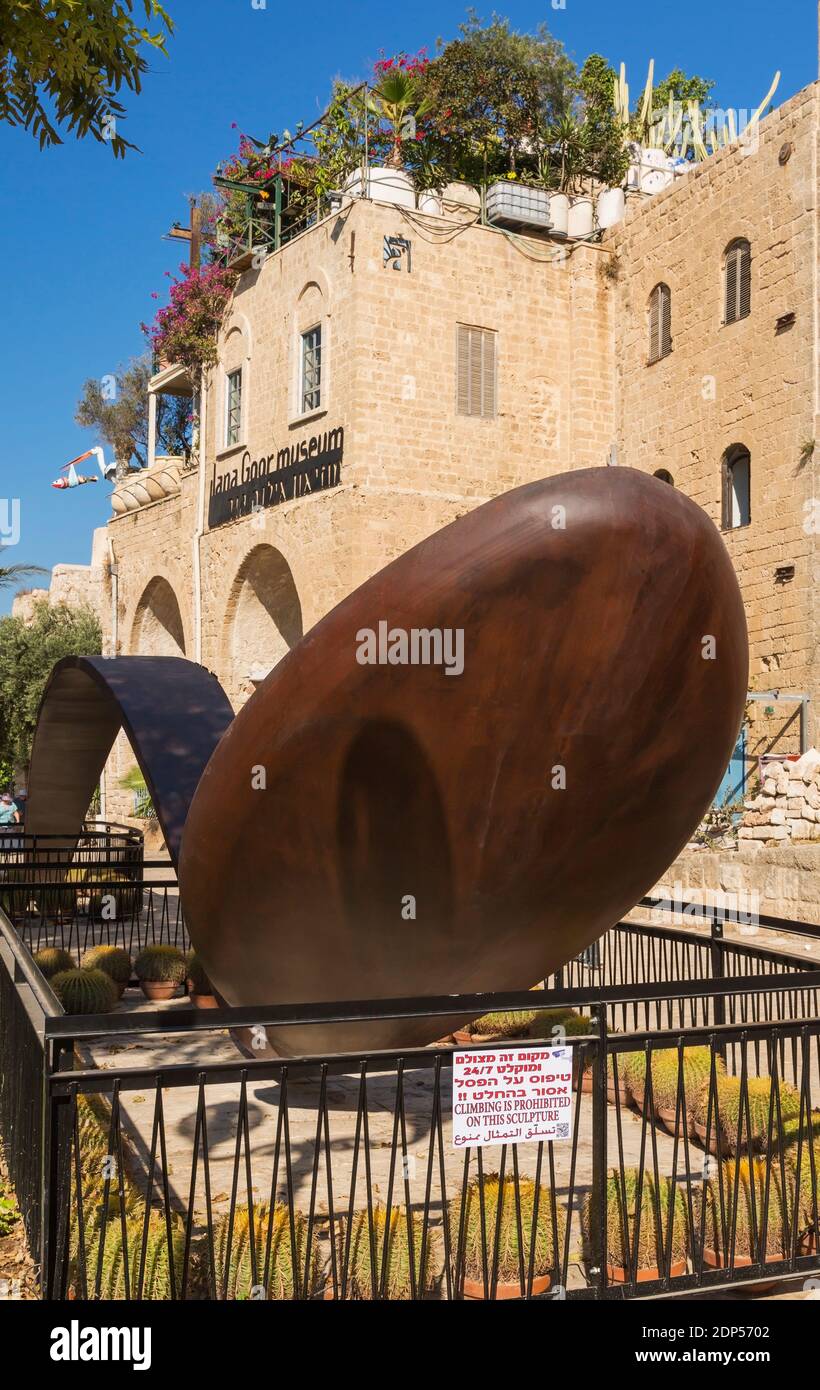 Skulptur vor dem Ilana Goor Museum, Altstadt von Jaffa, Israel Stockfoto