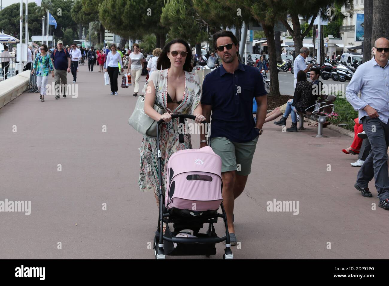 TAMARA ECCLESTONE, SOHN MARI JAY RUTLAND ET LEUR FILLE SOPHIA SUR LA CROISETTE - 68EME FESTIVAL DE CANNES FOTO VON NASSER BERZANE/ABACAPRESS.COM Stockfoto