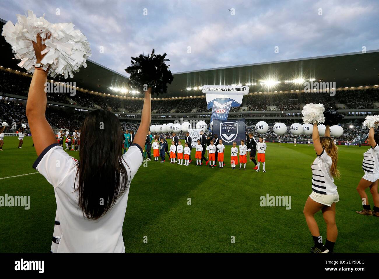 Atmosphäre während des Fußballspiels der französischen First League, Girondins de Bordeaux (FCGB) gegen Montpellier HSC im New Stadium in Bordeaux, Südwestfrankreich am 23. Mai 2015. Bordeaux gewann 2:1. Foto von Patrick Bernard/ABACAPRESS.COM Stockfoto