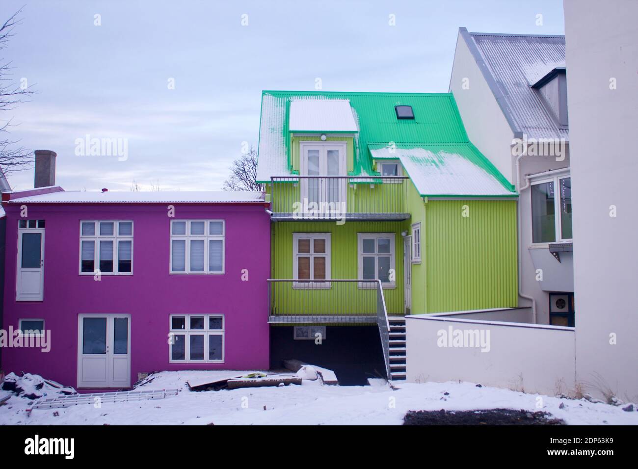 Bunte Häuser im Winter, Island Stockfoto