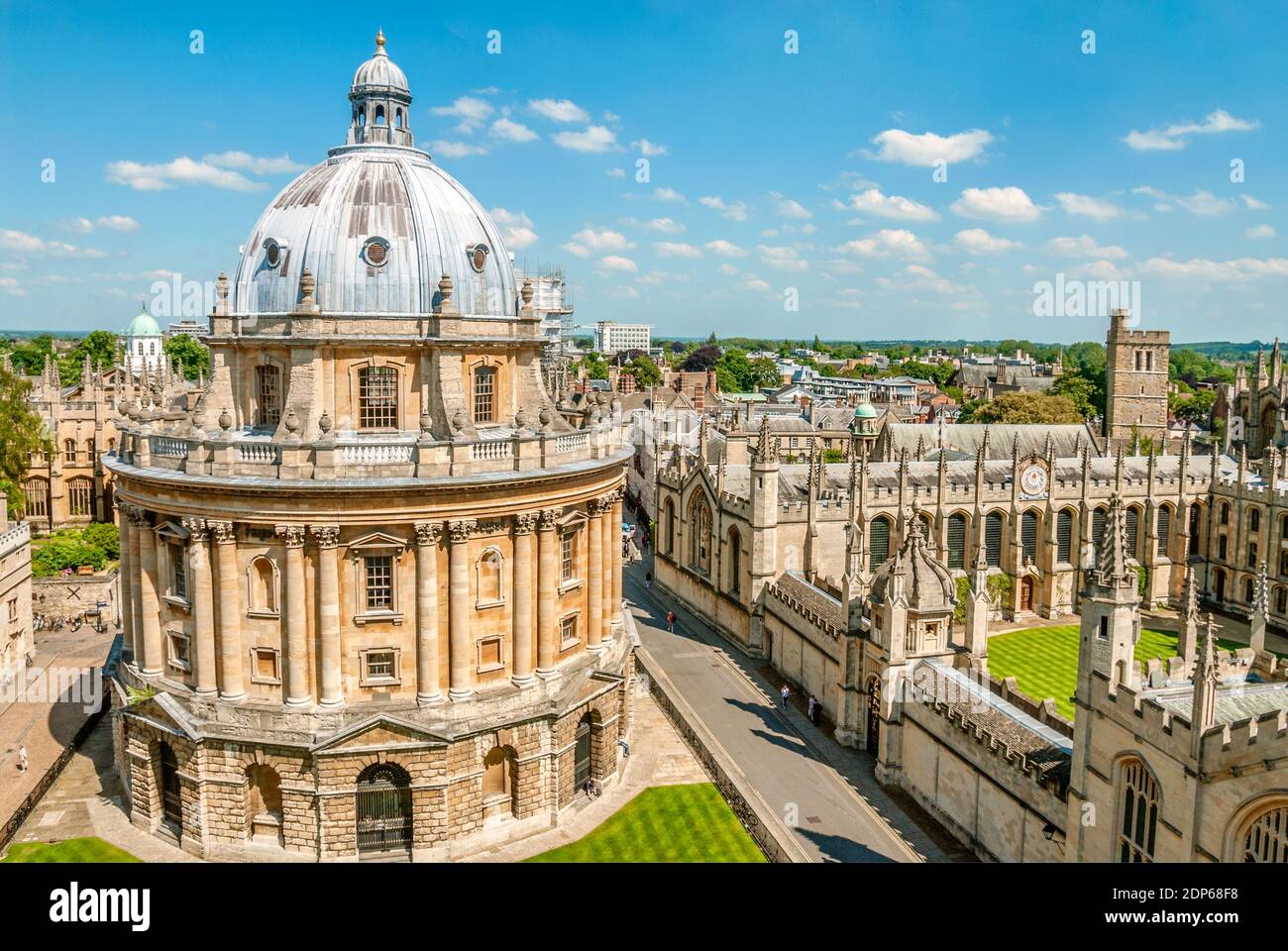 Radcliffe Camera und All Souls College Gebäude in Oxford, Oxfordshire, England Stockfoto
