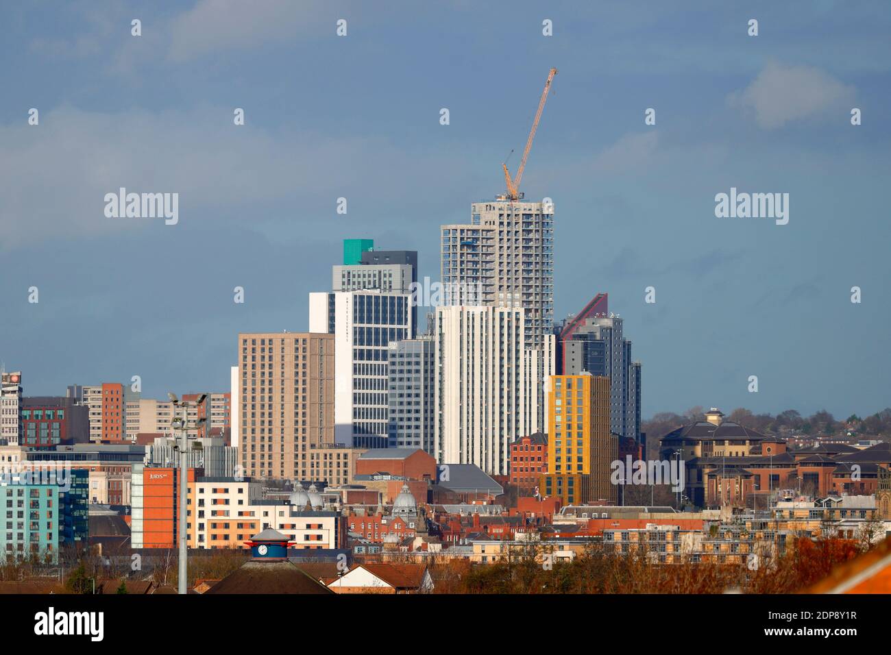 Der Gebäudekomplex in Leeds ist Student im Arena Village Unterkunft mit Yorkshire's höchstem Gebäude 'Altus House' Stockfoto