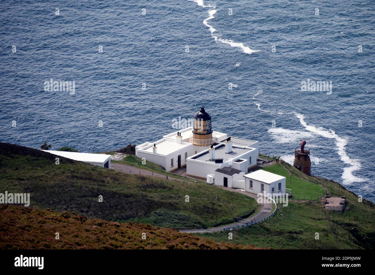 Leuchtturm Mull of Kintyre von der Stelle des RAF Chinook Hubschrauberabsturzes 1994 aus gesehen. Argyll, Schottland Stockfoto