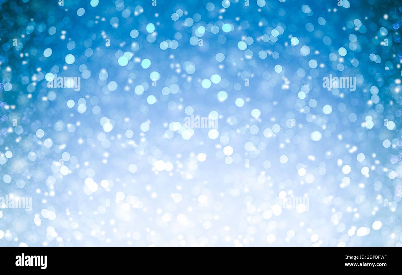 Blauer heller Bokeh-Hintergrund mit großem Kopierbereich Stockfoto