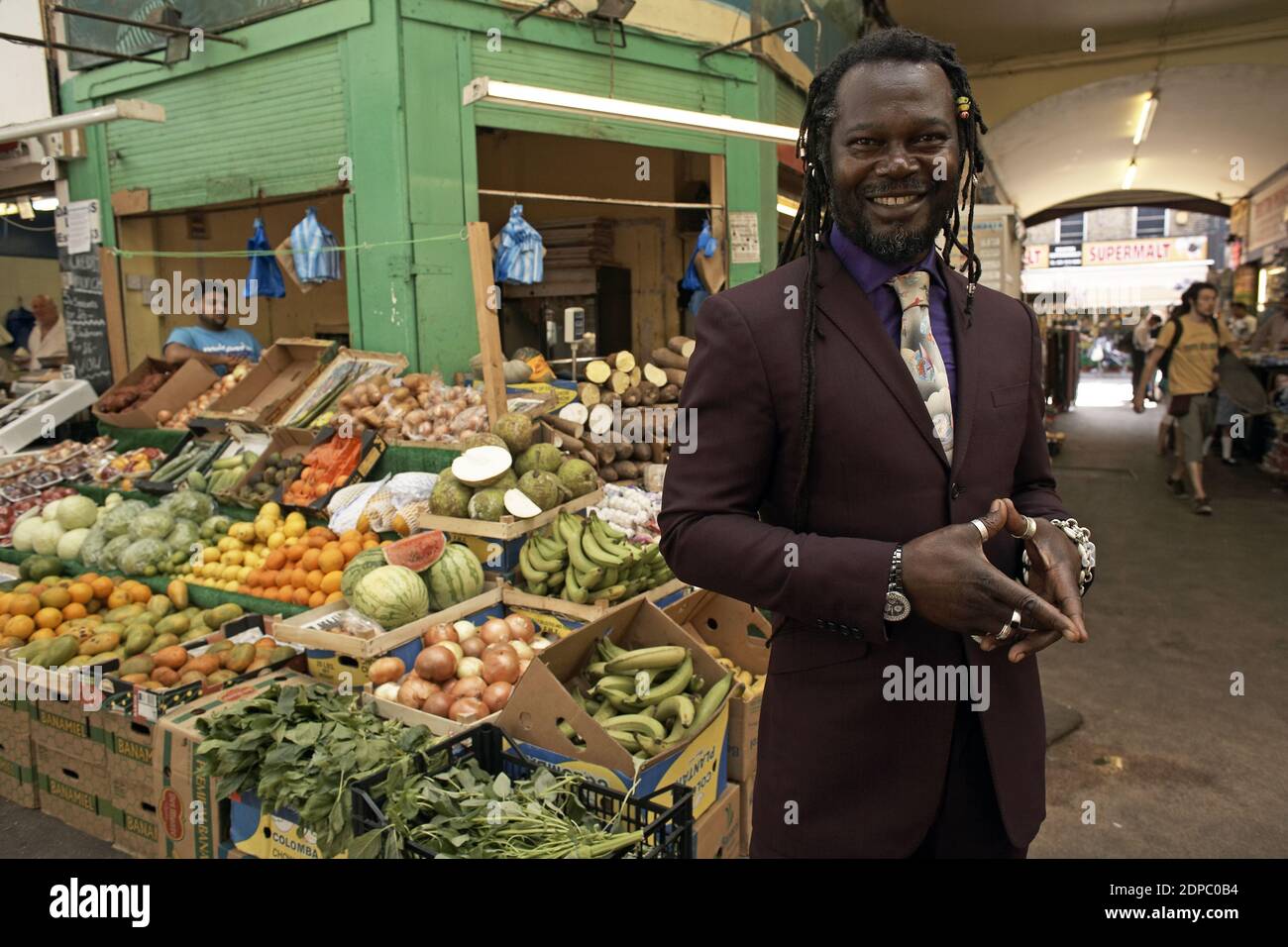Levi Roots, Musiker, Koch, Unternehmer und Multimillionär. Fotografiert auf dem Brixton Markt. Stockfoto