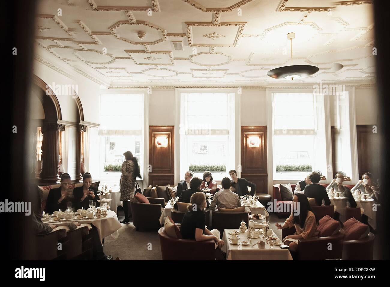 GROSSBRITANNIEN / England / London /Brown's Hotel Nachmittagstee im Browns Hotel in Mayfair, London, Großbritannien Stockfoto