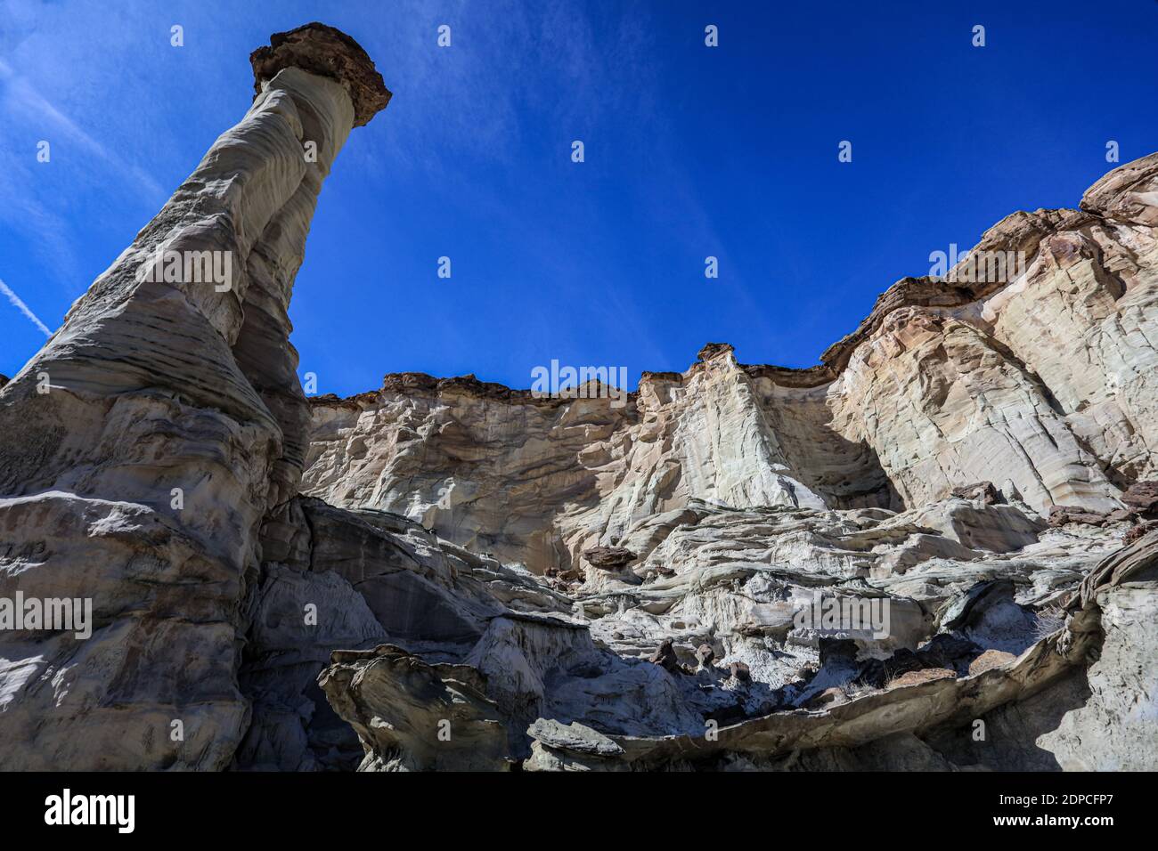 Eine 8 Meilen Wanderung in und aus dem Wahweap Wunderland der Hoodoos. Stockfoto