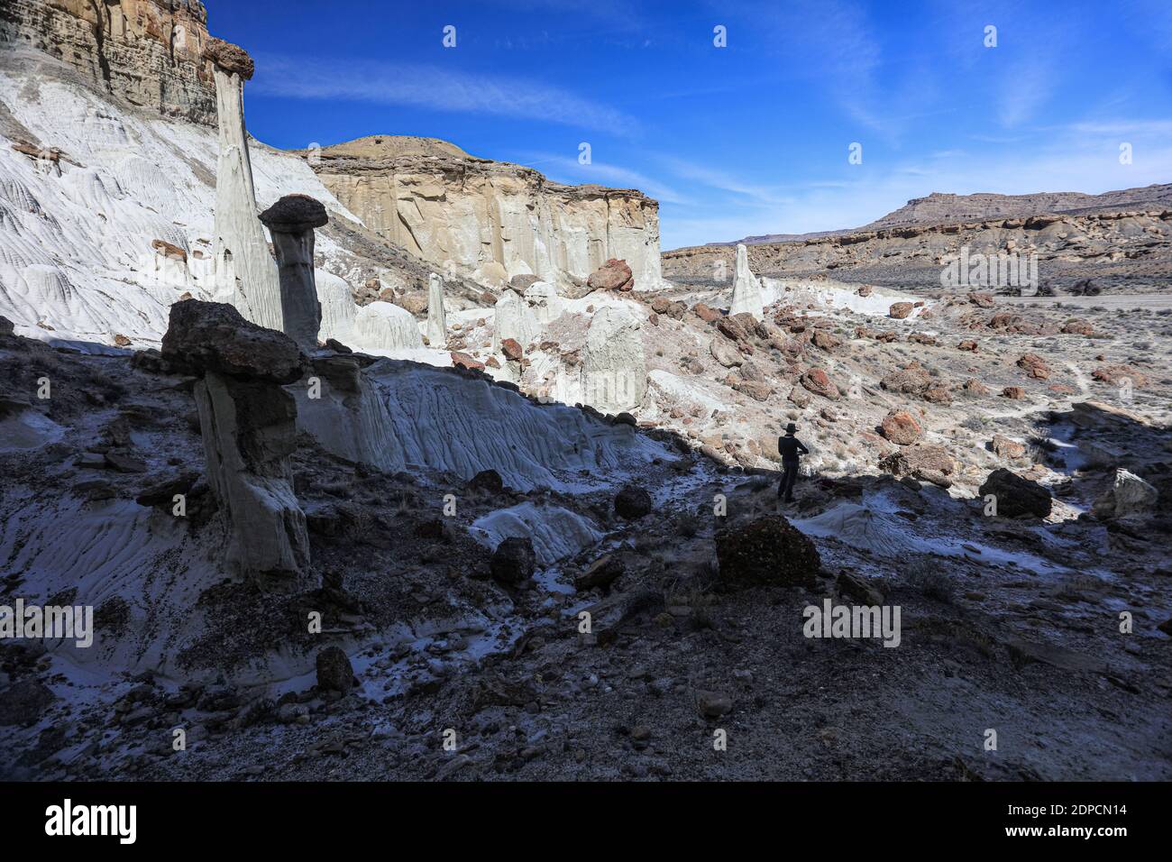 Eine 8 Meilen Wanderung in und aus dem Wahweap Wunderland der Hoodoos. Stockfoto