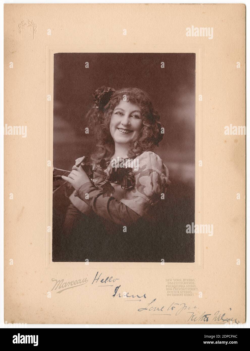 Antike c1905 Fotografie, eine unbekannte Schauspielerin in New York City. Foto von Marceau Studios. QUELLE: ORIGINALFOTO Stockfoto