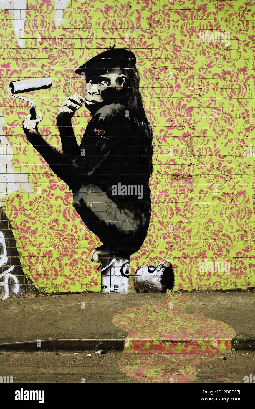 GROSSBRITANNIEN / London / Street Art / EINE U-Bahn gemalt Von Stencil-Künstlern auf einem riesigen neuen Ausstellungsraum geschaffen Von dem berühmten Graffiti-Künstler Banksy, in Lo Stockfoto