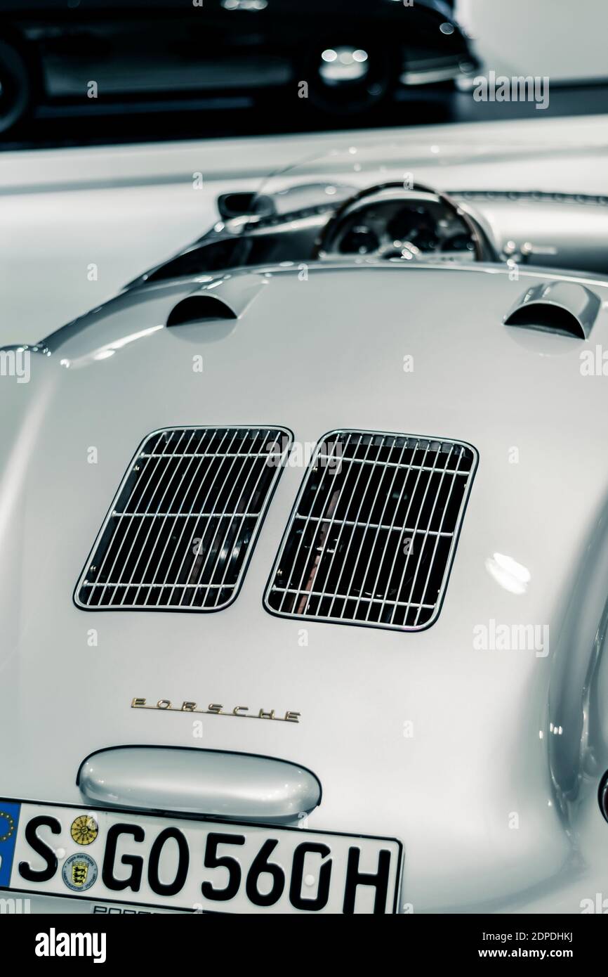 STUTTGART, 6. März 2020: Der Porsche 550 Spyder 1956. Rückansicht, Kühlergrill. Stockfoto
