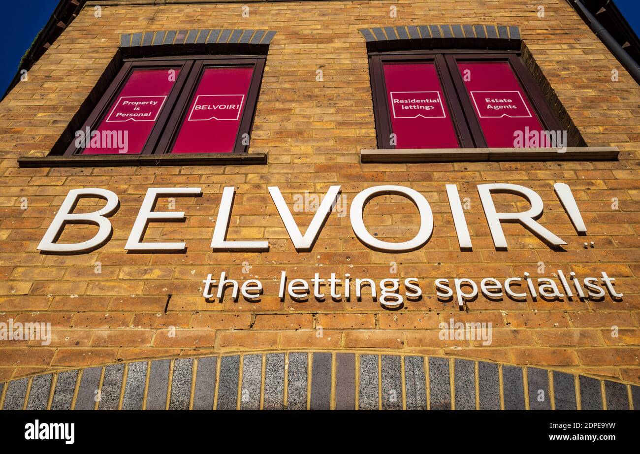 Belvoir - das Belvoir Estate and Lettings Agency Office in Central Cambridge UK. Belvoir Group Plc ist die größte Franchise-Immobiliengruppe in Großbritannien. Stockfoto