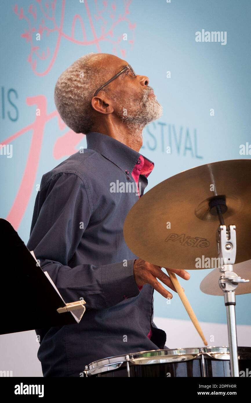 John Betsch tritt auf der Bühne während des 21. Paris Jazz Festival 2015 im Parc Floral in Paris, Frankreich. Am 04. Juli 2015. Foto von Audrey Poree/ ABACAPRESS.COM Stockfoto