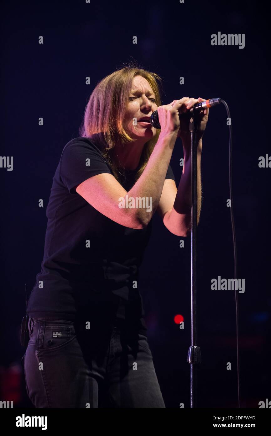 Portishead spielt live auf der Bühne des Montreux Jazz Festival in Montreux, Schweiz, am 10. Juli 2015. Foto von Loona/ABACAPRESS.COM Stockfoto