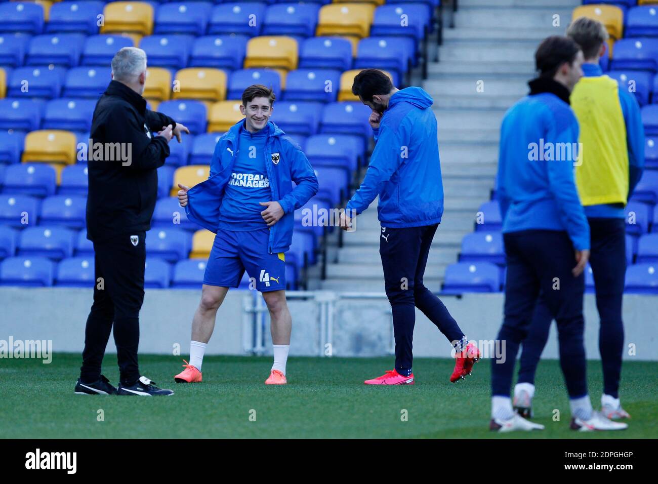 Kingston, Großbritannien. Dezember 2020. Alex Woodyard von AFC Wimbledon während des EFL Sky Bet League 1-Spiels zwischen AFC Wimbledon und Crewe Alexandra im Plough Lane Stadium, Wimbledon, England am 19. Dezember 2020. Foto von Carlton Myrie. Nur redaktionelle Verwendung, Lizenz für kommerzielle Nutzung erforderlich. Keine Verwendung bei Wetten, Spielen oder Veröffentlichungen einzelner Vereine/Vereine/Spieler. Kredit: UK Sports Pics Ltd/Alamy Live Nachrichten Stockfoto