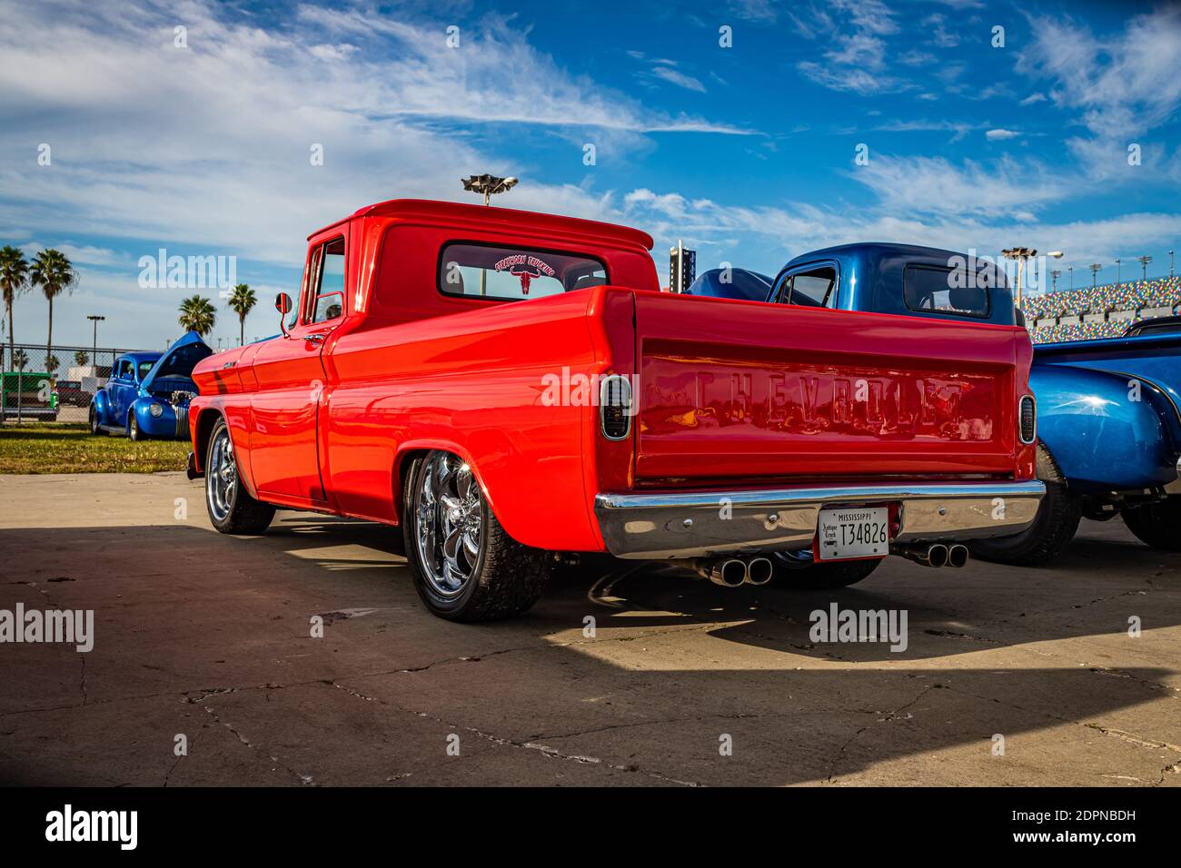 Daytona Beach, FL - 27. November 2020: 1961 Chevrolet Apache 10 Pickup Truck auf einer lokalen Auto-Show. Stockfoto