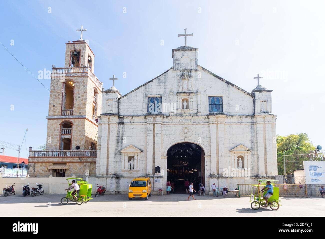 Fassade der alten Bantayan Kirche in Cebu, Philippinen Stockfoto