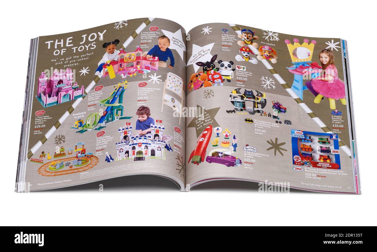 Ein doppelseitiger Spielwarenaufstrich in der Argos Weihnachten Geschenkführer 2020 das Buch der Träume Stockfoto