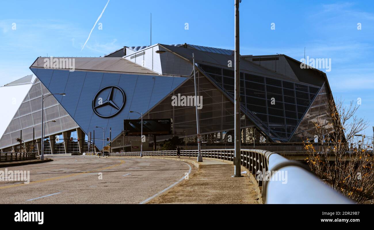 Blick auf die Straße des Mercedes Benz Stadions in Atlanta Georgia Stockfoto