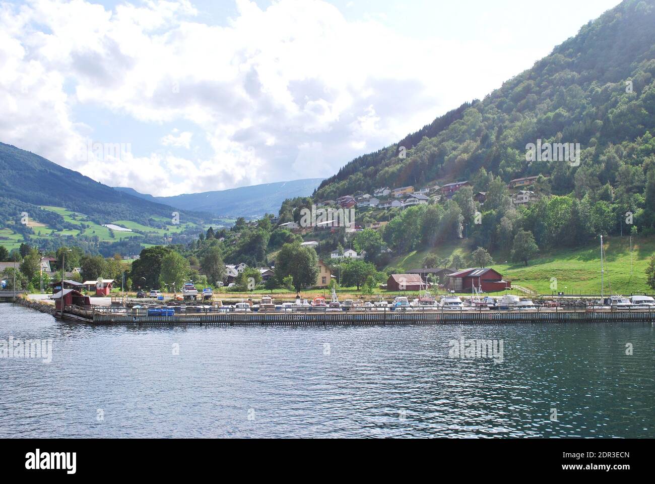 Dorf an einem Fjord in Norwegen Europa Stockfoto