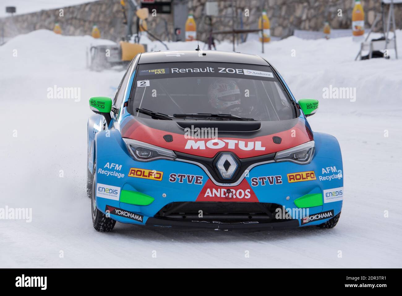 Pas de la Casa , Andorra - Dezember 19 2020: Der französische Fahrer E. Moniel beim Rennen im eTrophee Andros, am 19. Dezember 2020 in Andorra. Stockfoto