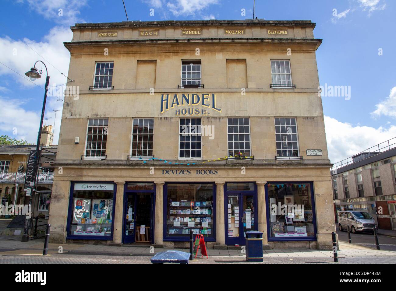DEVIZES, WILTSHIRE, GROSSBRITANNIEN, AUGUST 25 2020. Händel House, Gebäude aus dem frühen 19. Jahrhundert. Jetzt ein Buchladen. Devizes, England, Großbritannien, 25. August 2020 Stockfoto