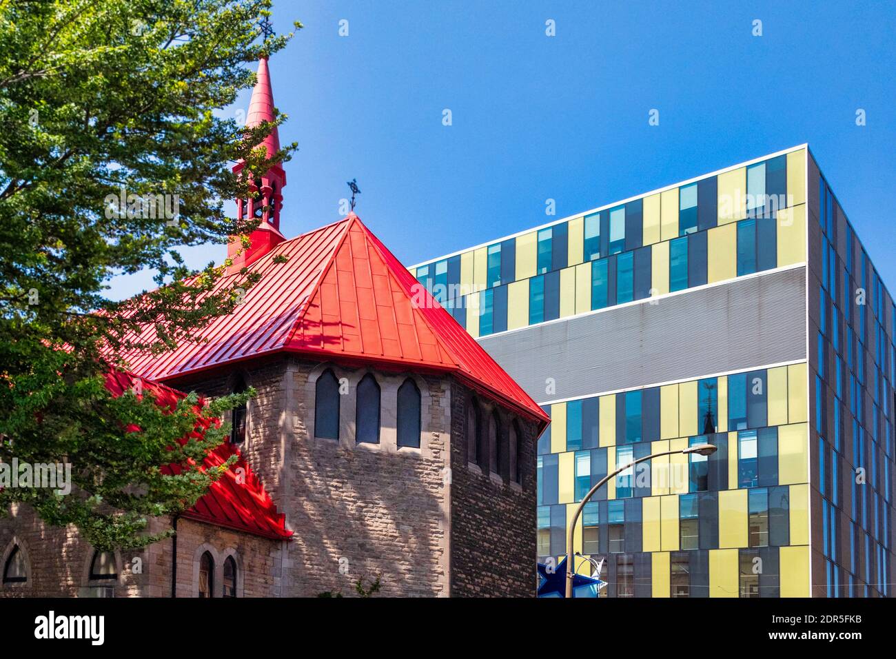 Alte vs. Neue Architekturstile, Montreal, Kanada Stockfoto