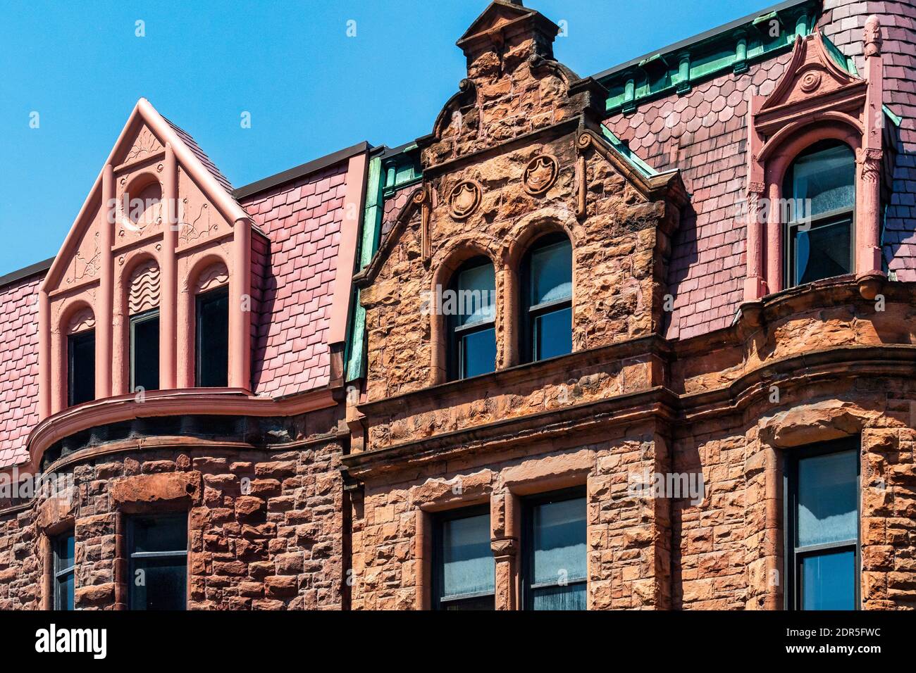 Alte Architektur in generischen Gebäuden der Altstadt von Montreal, Quebec, Kanada Stockfoto