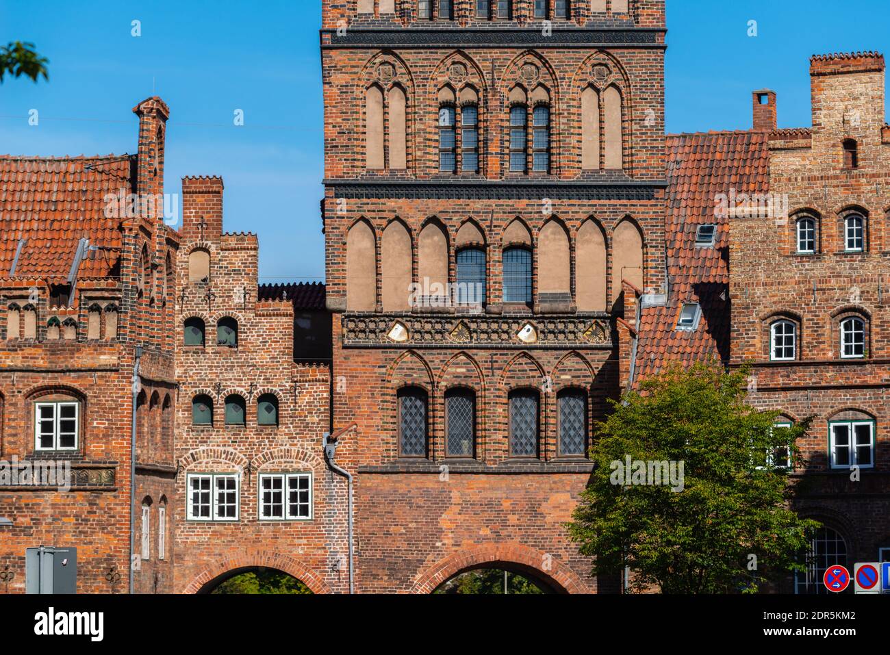 Das mittelalterliche Burgtor ist das einzige linke historische Stadttor, Burgareal, Hansestadt Lübeck, Schleswig-Holstein, norddeutschland, Europa Stockfoto