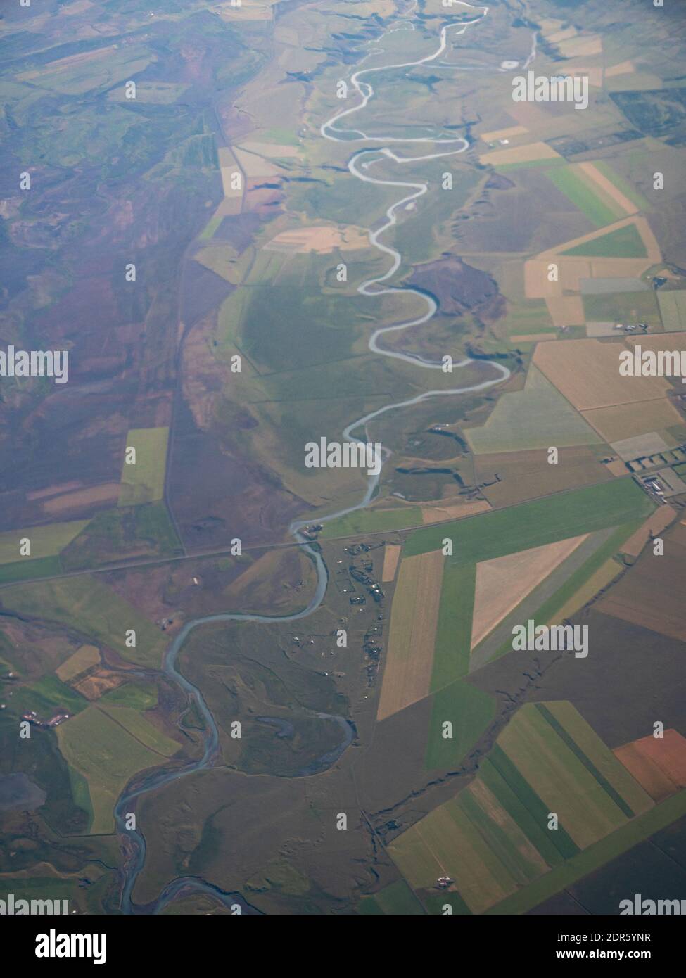 Isländische Landschafts-Luftaufnahmen aus touristischen Flugzeugen. Stockfoto