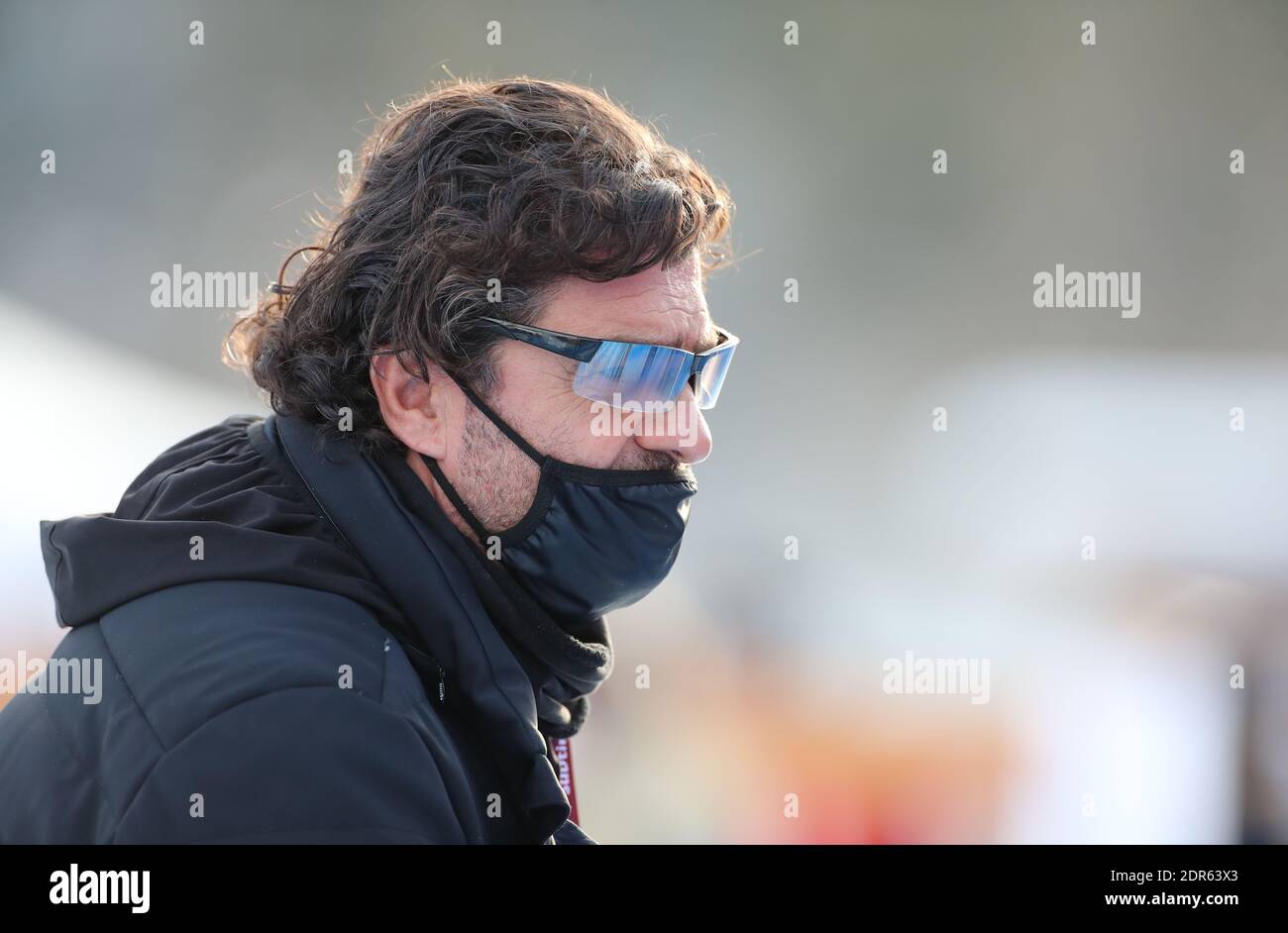 Alta Badia, Italien. Dezember 2020. FIS Alpiner Skiweltcup - Covid-19 Outbreak - 4. Herren Riesenslalom am 20/12/2020 in Alta Badia, Italien. Der Franzose Alexis Pinturault (FRA) gewinnt das Rennen. Im Ziel trägt Alberto Tomba eine Maske und eine Brille. (Foto von Pierre Teyssot/ESPA-Images) Quelle: European Sports Photo Agency/Alamy Live News Stockfoto