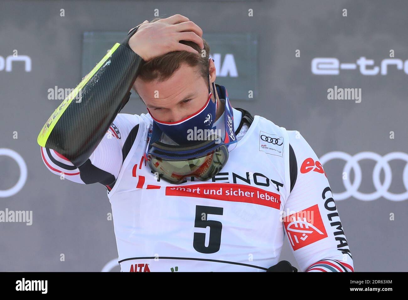 Alta Badia, Italien. Dezember 2020. FIS Alpiner Skiweltcup - Covid-19 Outbreak - 4. Herren Riesenslalom am 20/12/2020 in Alta Badia, Italien. Der Franzose Alexis Pinturault (FRA) gewinnt das Rennen. Im Ziel Alexis Pinturault (FRA) (Foto: Pierre Teyssot/ESPA-Images) Credit: European Sports Photo Agency/Alamy Live News Stockfoto