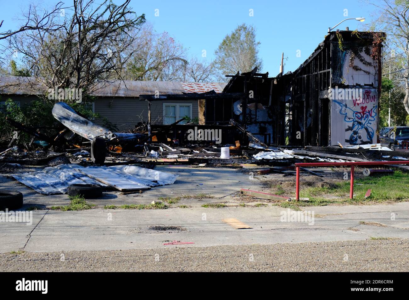 Abgebranntes Gebäude in Lafayette Louisianas freetown Gegend. Dies ist eine alte Bar. Stockfoto