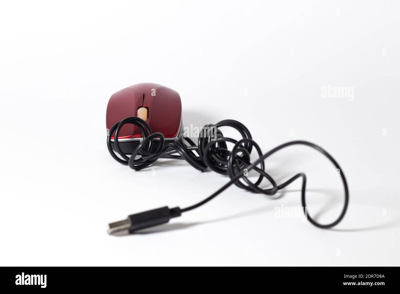 Rote kabelgebundene USB-Computermaus Stockfoto