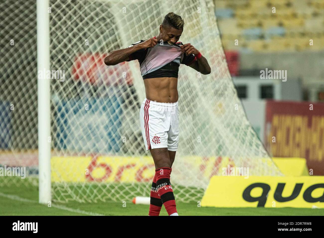 20. Dezember 2020, %G: RIO DE JANEIRO, RJ, 20.12.2020 - FLAMENGO X BAHIA - 26Ã‚Âª RODADA DO CAMPEONATO BRASILEIRO 2020/2021 - Atacante Bruno Henrique do Flamengo contra o Bahia em confronto vÃÂlido pela 26Ã‚Âª rodada do Campeonato Brasileiro 2020/2021, no EstÃÂdio Jornalista MÃÂrio Filho (MaracanÃÂ£), Localisado na Zona Norte da cidade do Rio de Janeiro, neste domingo (20). Partida ocorre durante perÃÂ-odo de isolamento Social (Quarentena), devido a pandemia do novo CoronavÃÂ-rus (COVID-19), e nÃÂ£o conta com a presenÃÂ§a de pÃÂºblico (torcedores).Foto: Diego MaranhÃÂ£o (Credit IMAG Stockfoto