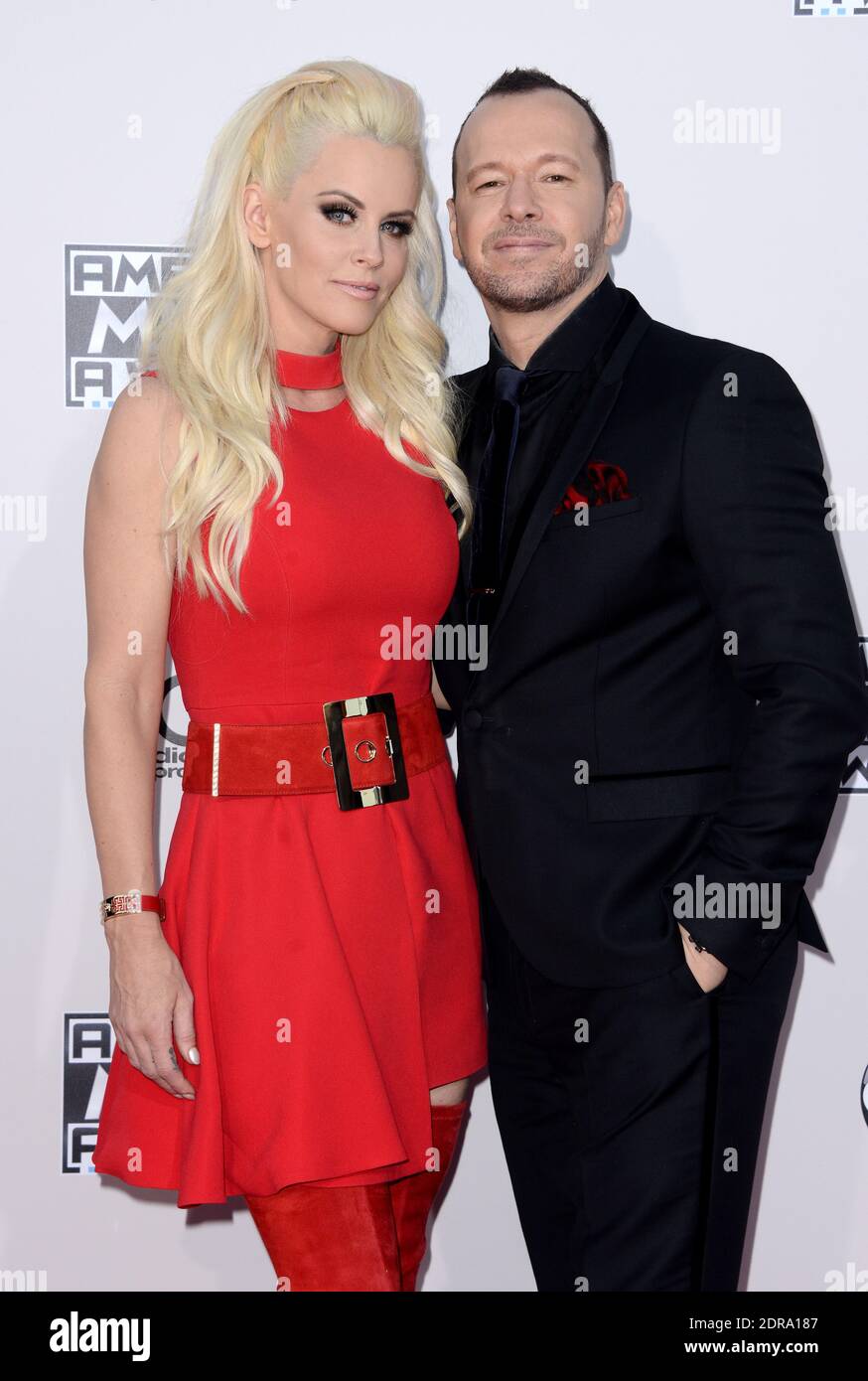 Jenny McCarthy und Donnie Wahlberg nehmen am 22. November 2015 an den American Music Awards 2015 im Microsoft Theater in Los Angeles, CA, USA Teil. Foto von Lionel Hahn/ABACAPRESS.COM Stockfoto