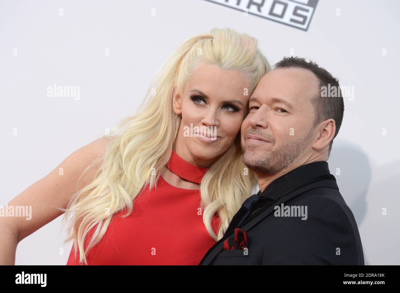 Jenny McCarthy und Donnie Wahlberg nehmen am 22. November 2015 an den American Music Awards 2015 im Microsoft Theater in Los Angeles, CA, USA Teil. Foto von Lionel Hahn/ABACAPRESS.COM Stockfoto