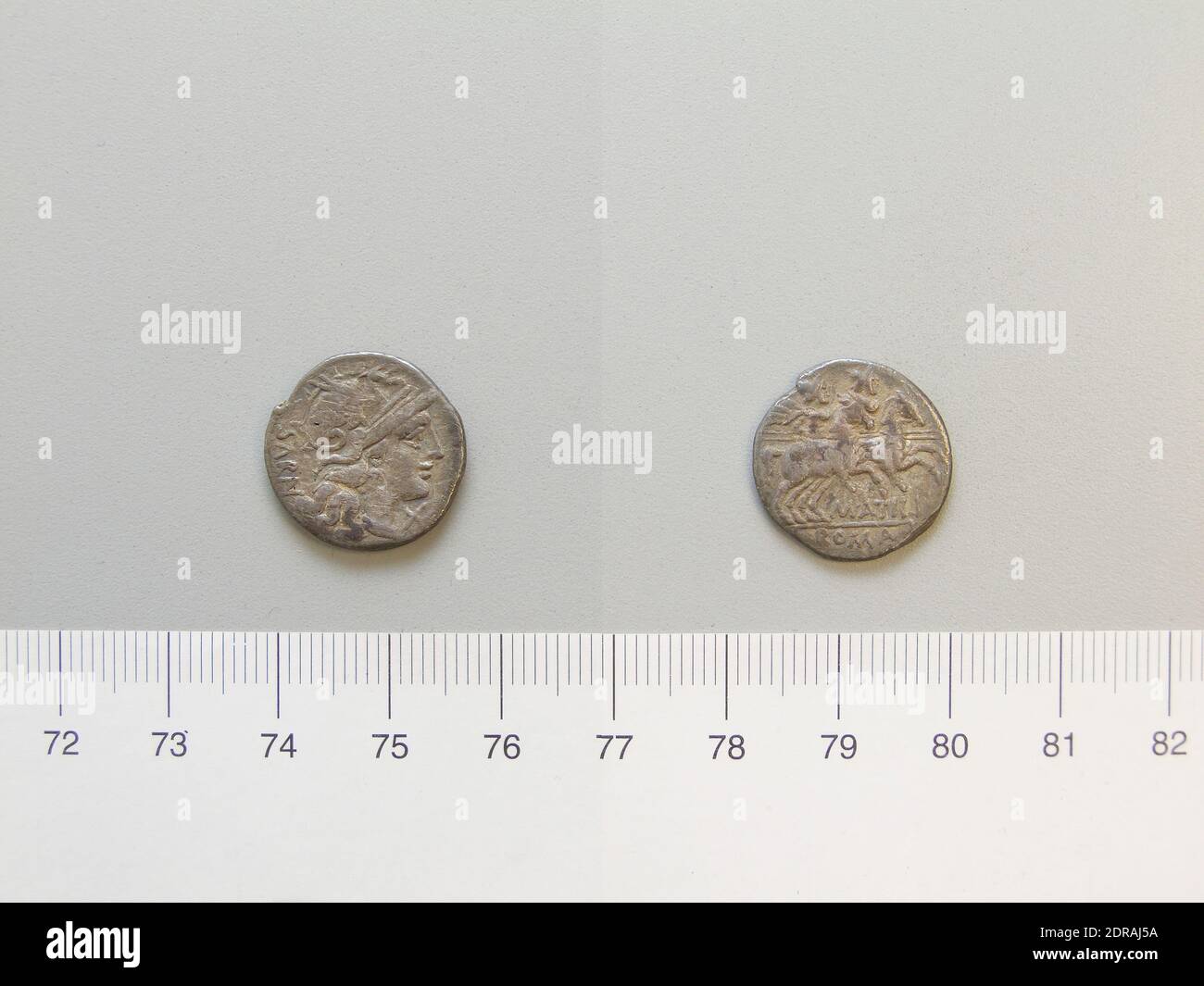 Münzstätte: Rom, Magistrat: M. ATILI SARAN, Denarius aus Rom, 148 v. Chr., Silber, 3.28 g, 3:00, 19 mm, Made in Rome, Roman Empire, Roman, 2. Jahrhundert v. Chr., Numismatik Stockfoto Münzstätte: Rom, Magistrat: M. ATILI SARAN, Denarius aus Rom, 148 v. Chr., Silber, 3.28 g, 3:00, 19 mm, Made in Rome, Roman Empire, Roman, 2. Jahrhundert v. Chr., Numismatik Stockfoto