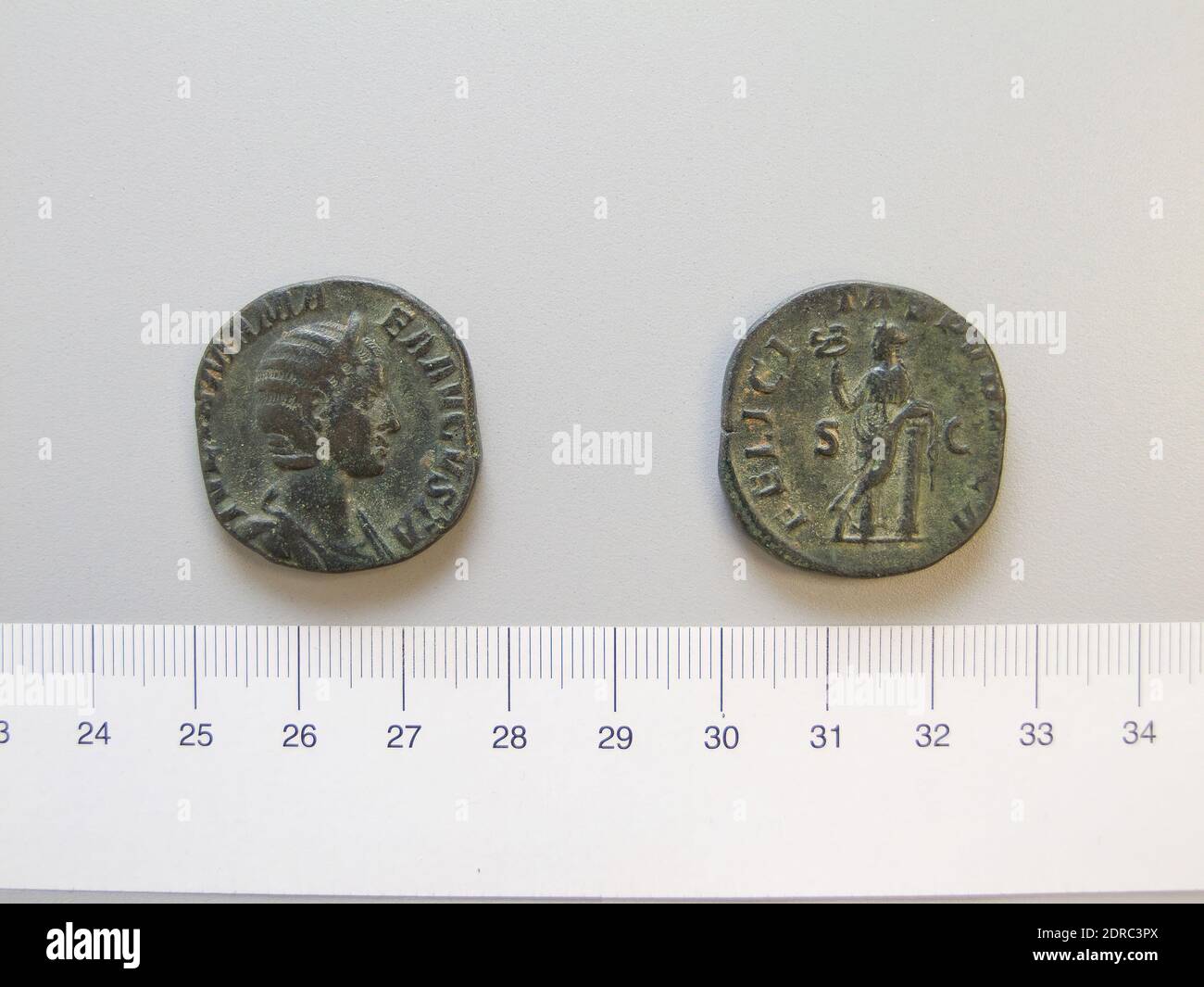 Herrscher: Severus Alexander, Kaiser von Rom, 208–235 n. Chr., regiert 222–35 n. Chr., Münzstätte: Rom, Honorand: Julia Mamaea, ca. 180–235, Sestertius von Severus Alexander, Kaiser von Rom, ca. 228, Bronze, 16.68 g, 12:00, 29 mm, Made in Rome, Roman, 3. Jahrhundert n. Chr., Numismatik Stockfoto