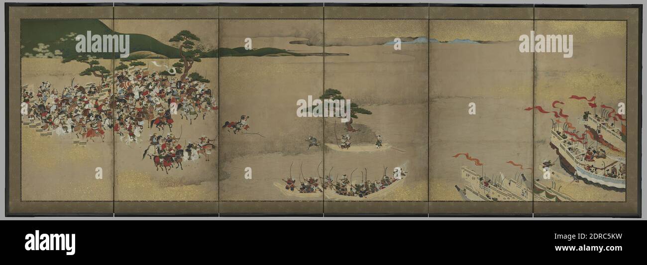 Szene aus der Schlacht von Yashima aus der Geschichte der Heike, Ende des 17.–Anfang des 18. Jahrhunderts, sechs-Panel-Faltschachtel: Tinte, Farbe und Gold Pigmente und Flocken auf Papier, ungerahmt: 37 7/16 × 111 1/4 Zoll (95.1 × 282.6 cm), Dieses Bildschirmfeld zeigt die vorletzte Schlacht während der Genpei-Kriege (1180–85), als Minamoto no Yoshitsune von einem seiner Retter, Sato Tsugunobu, gerettet wird, der sich zwischen einen feindlichen Pfeil und seinen Meister eingefügt hatte. Der tapfere Halter wird gezeigt, wie er in der Mitte des Bildschirms von seinem Pferd abstürzt. Stockfoto