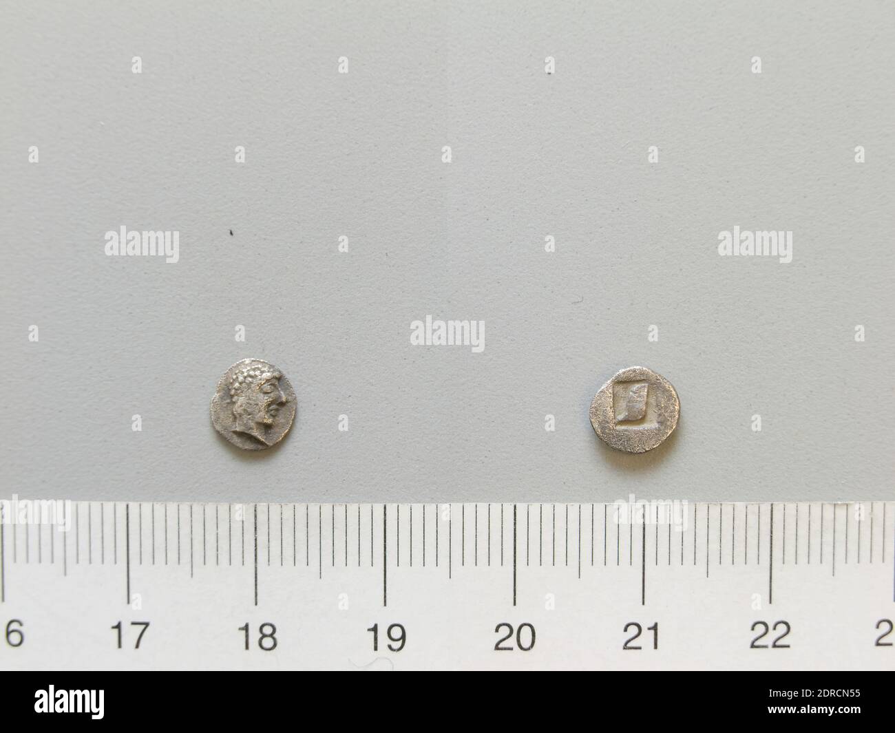 Münzstätte: Scione, Münze von Scione, 450 v. Chr., Silber, 0.31 g, 1:00, 8 mm, hergestellt in Scione, Mazedonien, Griechisch, 5. Jahrhundert v. Chr., Numismatik Stockfoto