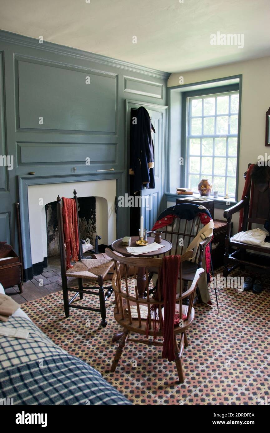 Das Aides-de-Camp-Schlafzimmer im Hauptquartier von Washington, wo Stabsoffiziere wie Alexander Hamilton schliefen, im Valley Forge Nat. Historischer Park. Stockfoto