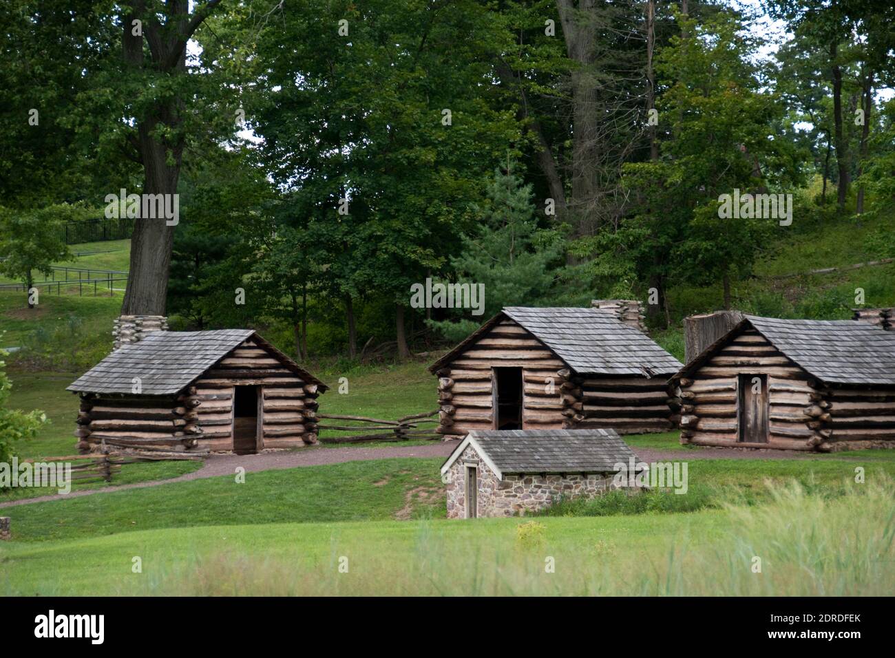 Replik-Hütten wie Revolutionary war Soldaten während des Winterlager der Continental Army in Valley Forge, Pennsylvania verwendet. Stockfoto