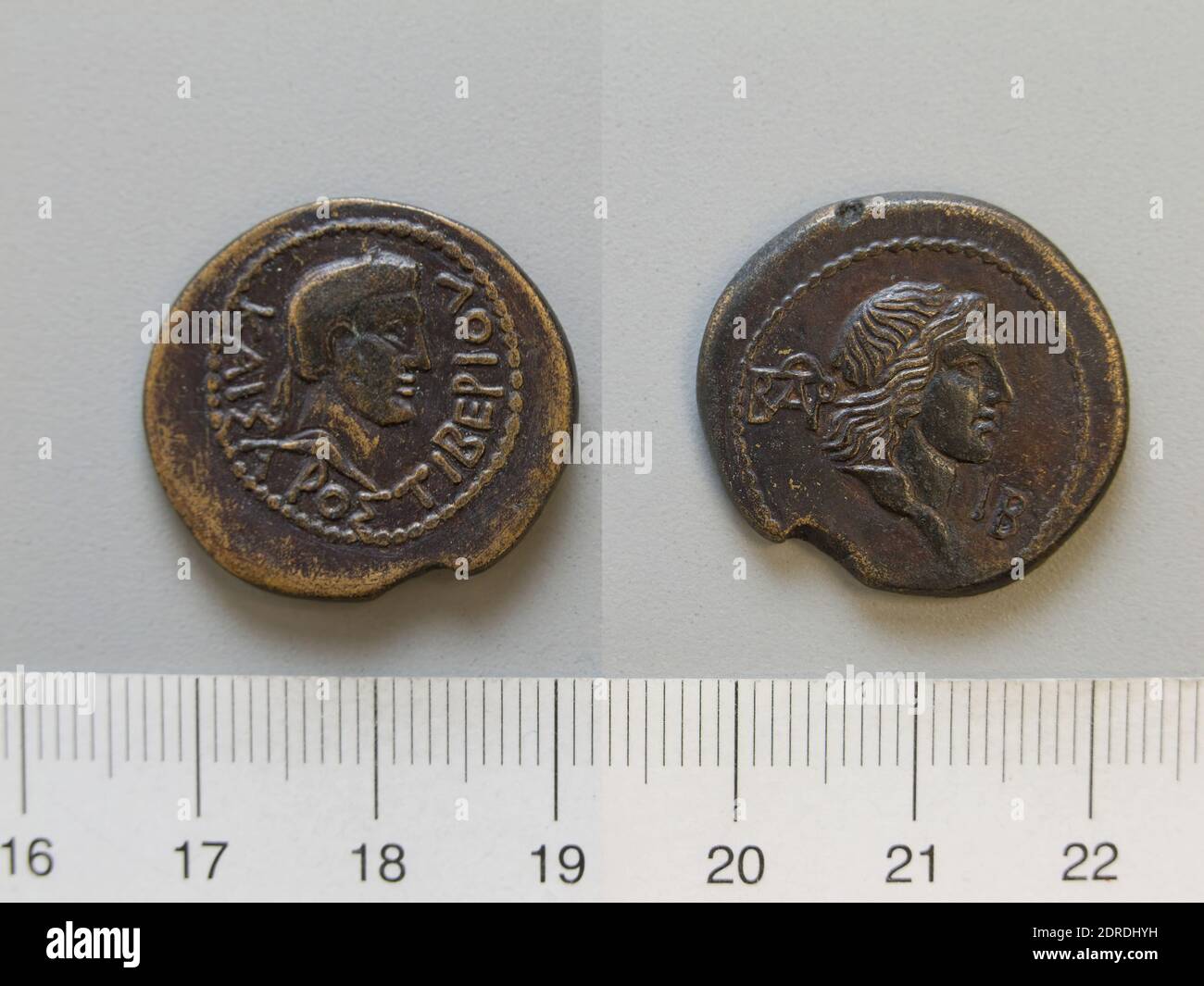 Herrscher: Aspurgus, König von Bospurus, Münzstätte: Bosporus, Honorand: Caligula, Kaiser von Rom, 12–41, regiert 37–41, Münze von Aspurgus, König von Bospurus von Bosporus, 14 v. Chr.–37 n. Chr., Kupfer, 8.32 g, 12:00, 24.5 mm, hergestellt in Bosporus, Griechisch, 1. Jahrhundert v. Chr.–1. Jahrhundert n. Chr., Numismatik Stockfoto