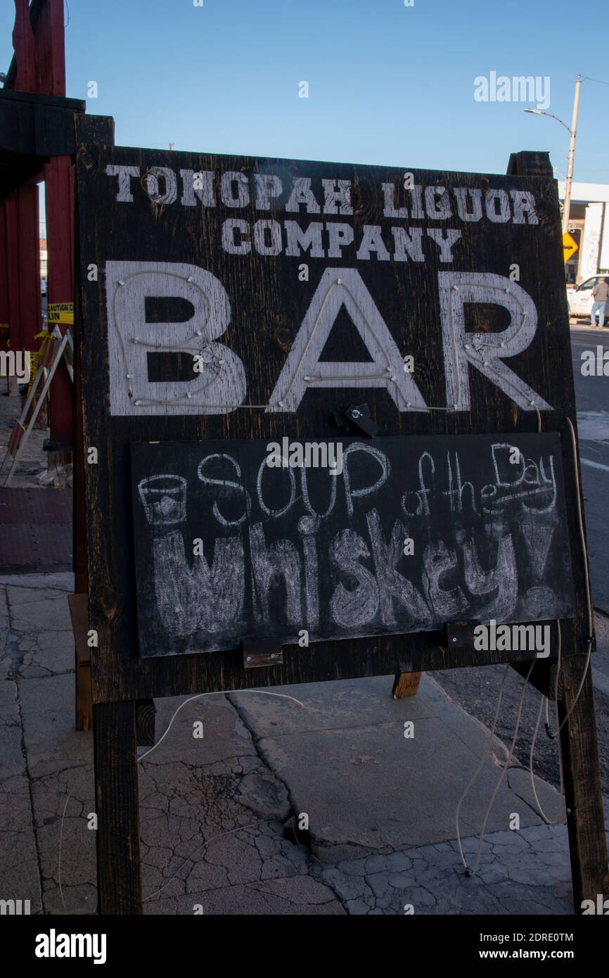 Tonopah ist eine alte Bergbaustadt in Nye County, NV, USA. Es liegt in der Wüste und ist bekannt, dass es heimgesucht wird. Stockfoto