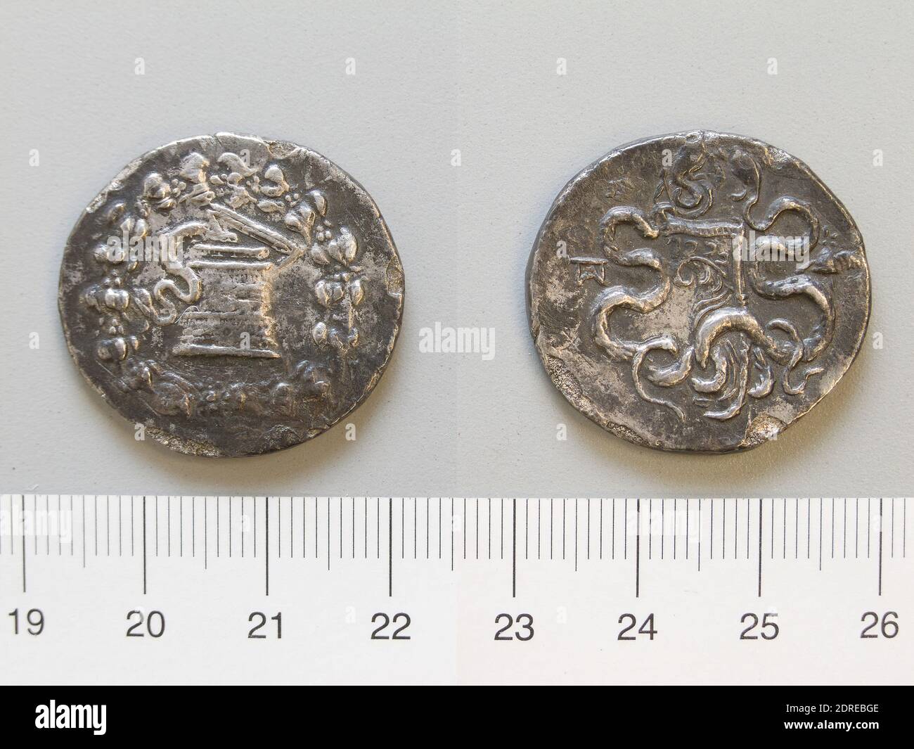 Minze: Apamea, Cistophorus von Apamea, ca. 150–140 v. Chr., Silber, 12.05 g, 1:00, 28.5 mm, hergestellt in Apamea, Griechisch, 2. Jahrhundert v. Chr., Numismatik Stockfoto