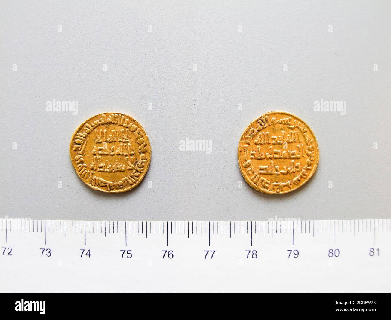 Herrscher: Al-Walid I., Umayyad Kalif, 668–715, regiert 705–15, 1 Dinar von al Walid I., Umayyad Kalif, 714, Gold, 4.26 g, 20 mm, islamisch, 8. Jahrhundert n. Chr., Numismatik Stockfoto