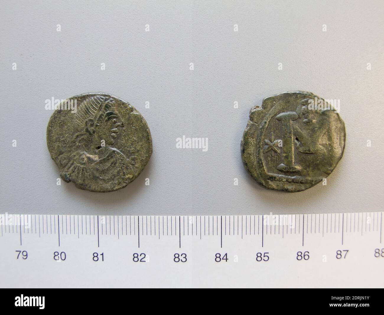 Herrscher: Justinian I., Kaiser von Byzanz, ca. 482–565, regiert 527–65, Münzstätte: Karthago, Follis (40 Nummi) von Justinian I., Kaiser von Byzanz von Karthago, 534–39, Kupfer, 10.60 g, 6:00, 24.5 mm, hergestellt in Karthago, Zeugitana, Byzantine, 6. Jahrhundert n. Chr., Numismatik Stockfoto