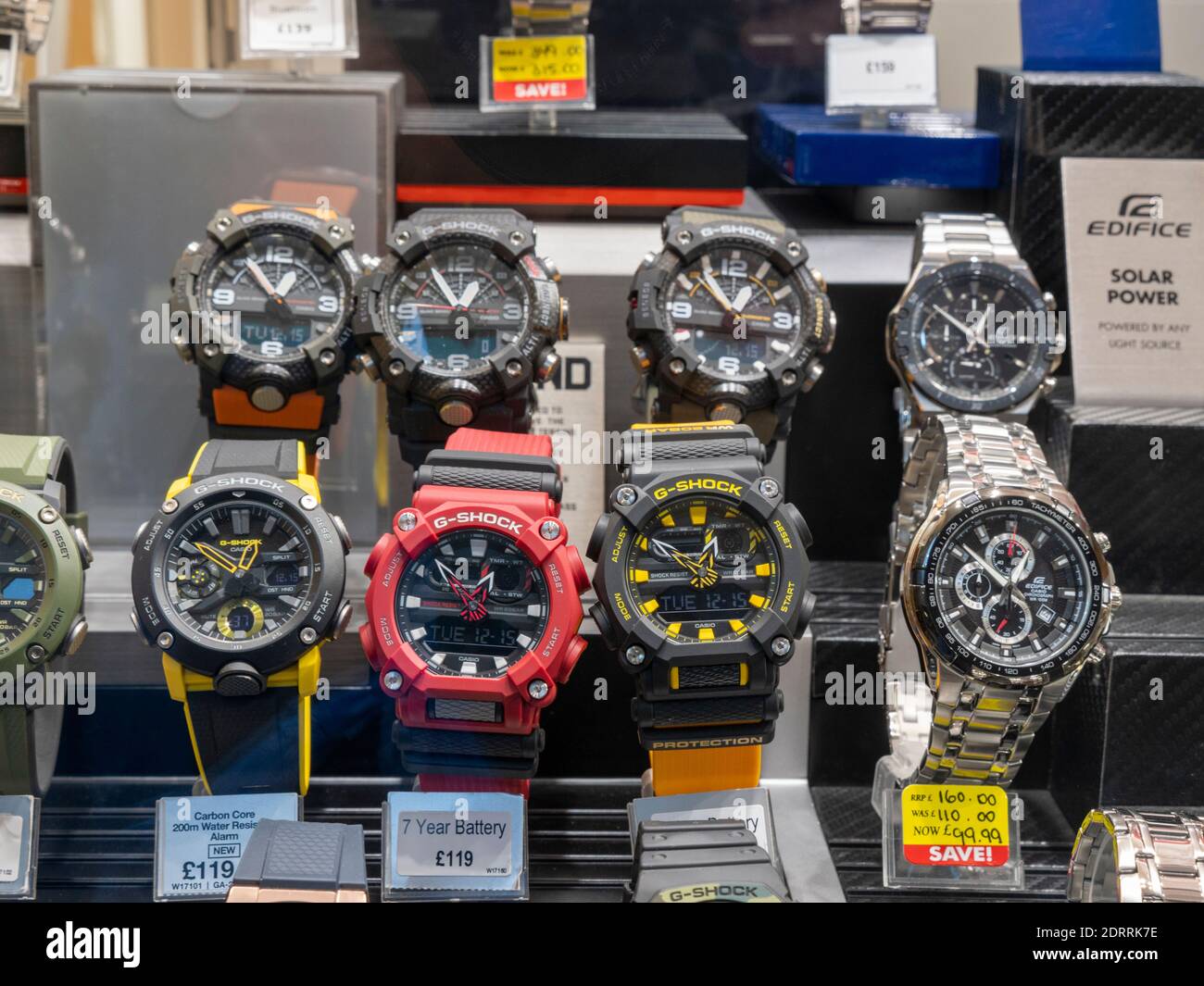 G Shock Uhren zum Verkauf in einem Schaufenster in Cambridge, Großbritannien Stockfoto