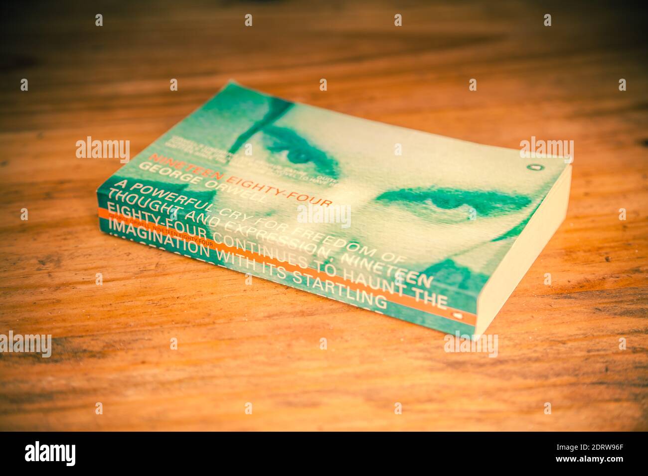 George Orwells Nineteen Eighty-Four (1984), Taschenbuch, Penguin Books Ausgabe 1989 Stockfoto